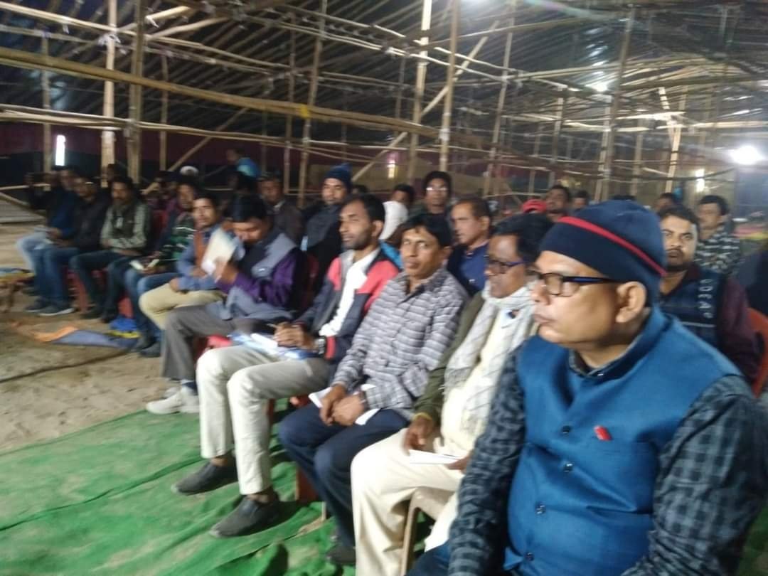 कृषि उत्पादन बाजार समिति, अररिया के प्रांगण में सिकटी प्रखंड के मतगणना हेतु एवं वरीय अधिकारी तथा मतगणना कार्य में प्रतिनियुक्त कर्मियों के साथ ब्रीफिंग बैठक