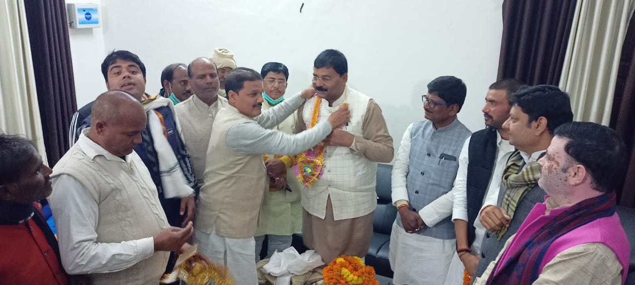 माननीय प्रदेश अध्यक्ष श्री उमेश सिंह कुशवाहा जी सहरसा परिसदन में आयोजित परिचर्चा में शामिल