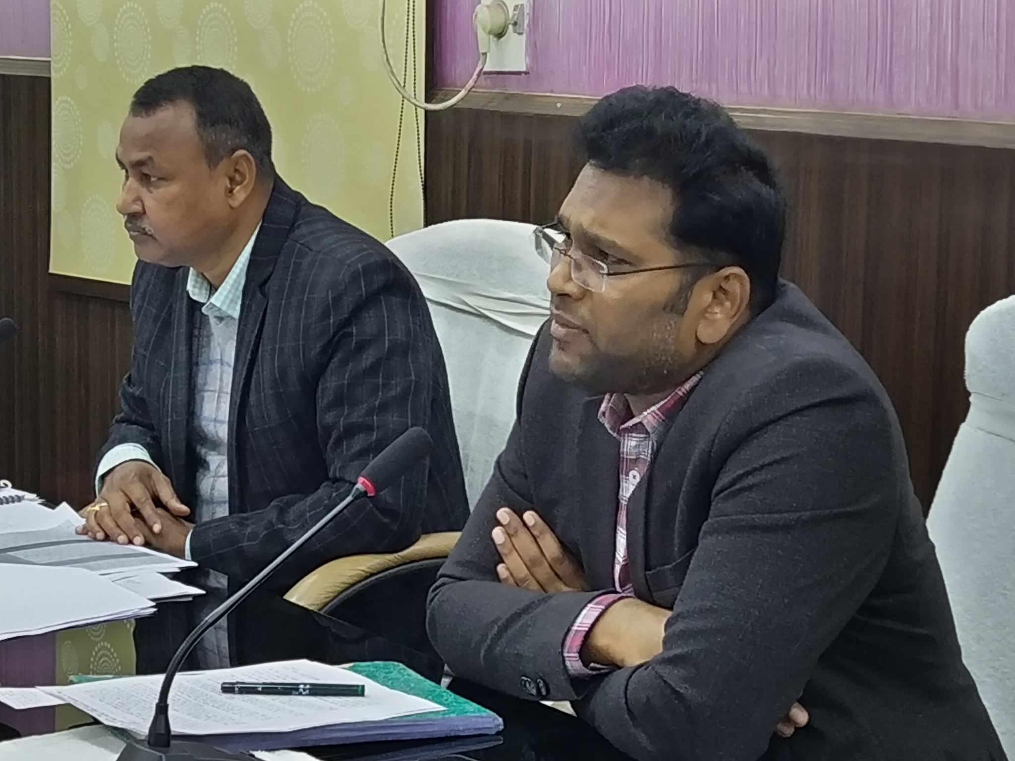 जिला पदाधिकारी अररिया की अध्यक्षता में मनरेगा, प्रधानमंत्री आवास योजना तथा एलएसबीए के कार्यों की प्रगति एवं उपलब्धि को लेकर समीक्षात्मक बैठक
