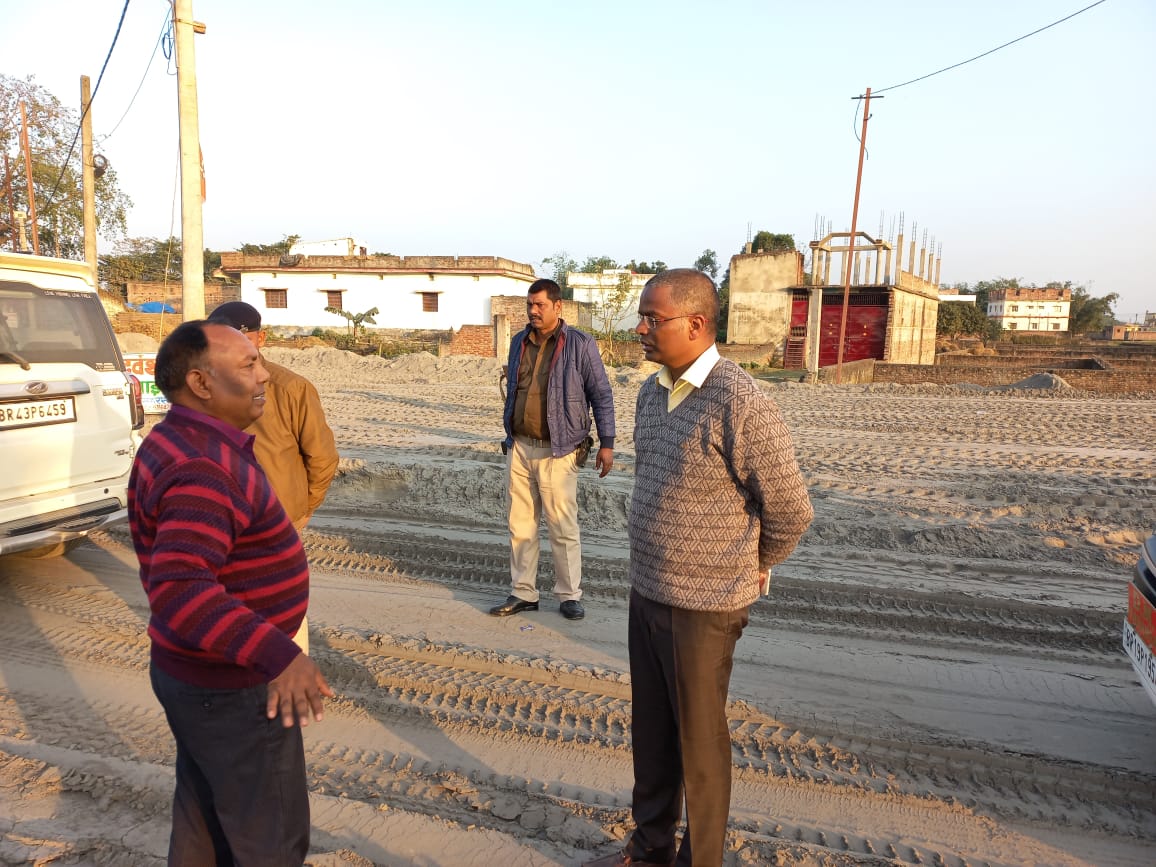 NH-107 सड़क निर्माण कार्य का निरीक्षण