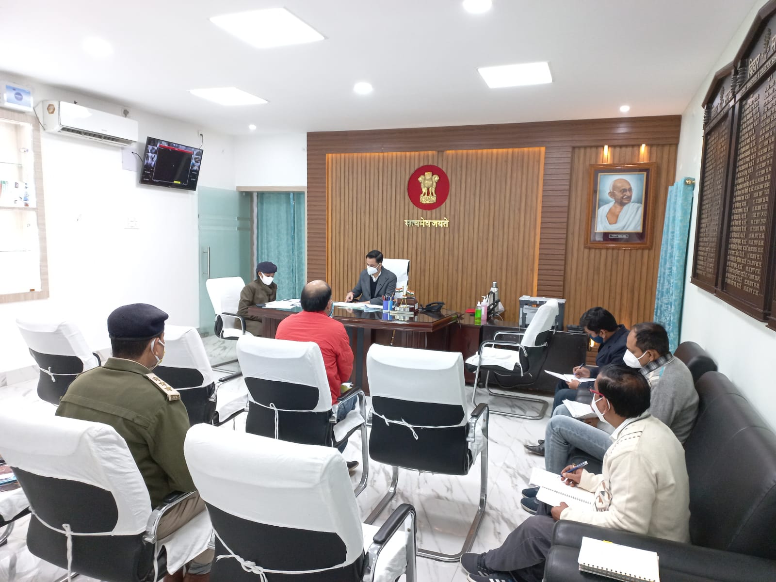 पारंपरिक रूप से जुड़े परिवारों का सर्वेक्षण कार्यक्रम से संबंधित जिला स्तरीय टीम की बैठक आयोजित