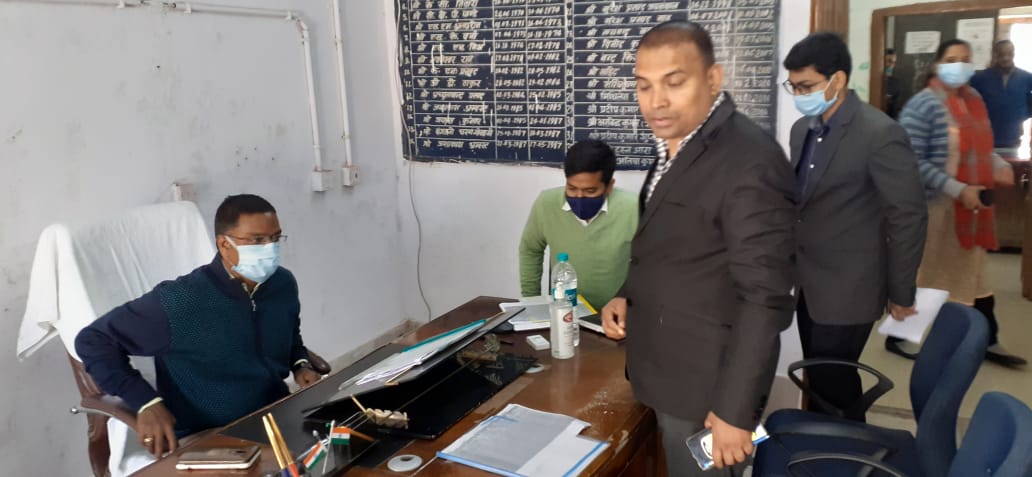 किशनपुर ब्लॉक का निरीक्षण किया