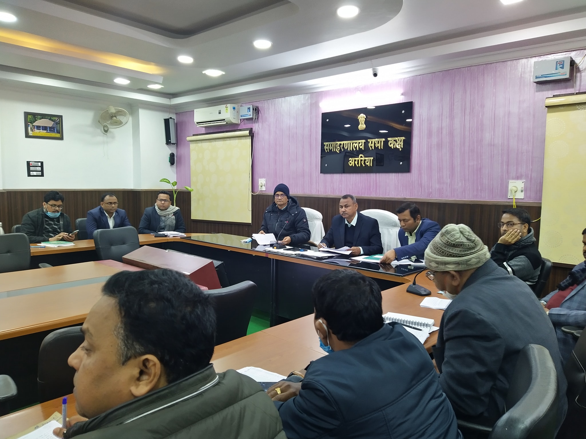 सभी निर्वाचन निबंधन पदाधिकारी के साथ निर्वाचन संबंधित समीक्षात्मक बैठक