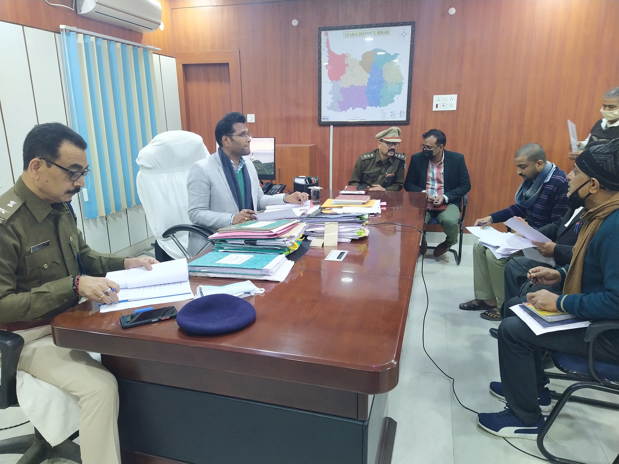 शराबबंदी का कड़ाई से अनुपालन सुनिश्चित कराने एवं स्पीडी ट्रायल के तहत दोषियों सजा दिलाने बैठक