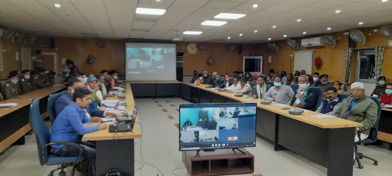 माध्यमिक परीक्षा के संदर्भ में बैठक
