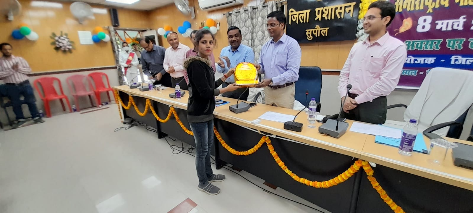 अंतर्राष्ट्रीय महिला दिवस के अवसर पर विभिन्न क्षेत्रों में कुशलतापूर्वक कार्य करने वाली महिलाओं को सम्मानित