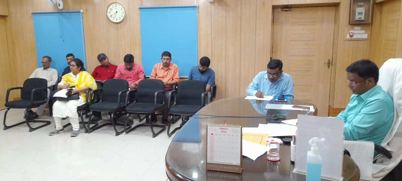 वीडियो कॉन्फ्रेंसिंग के माध्यम से pm आवास योजना की समीक्षा बैठक