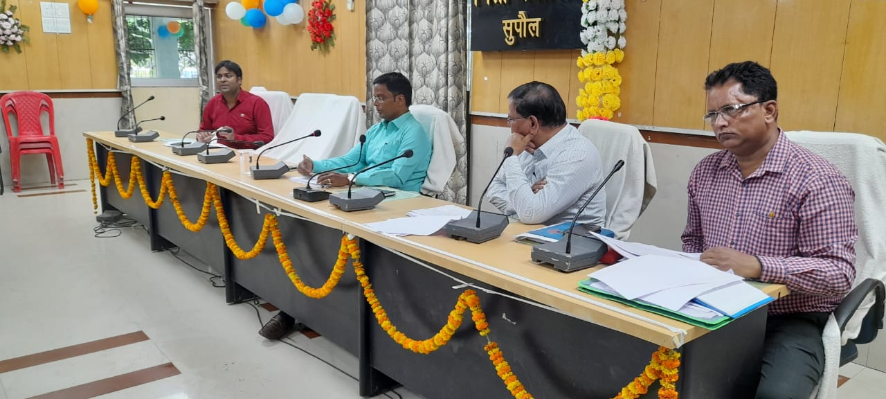 समाहरणालय स्थित TCP भवन में शिक्षा विभाग से संबंधित बैठक का आयोजन