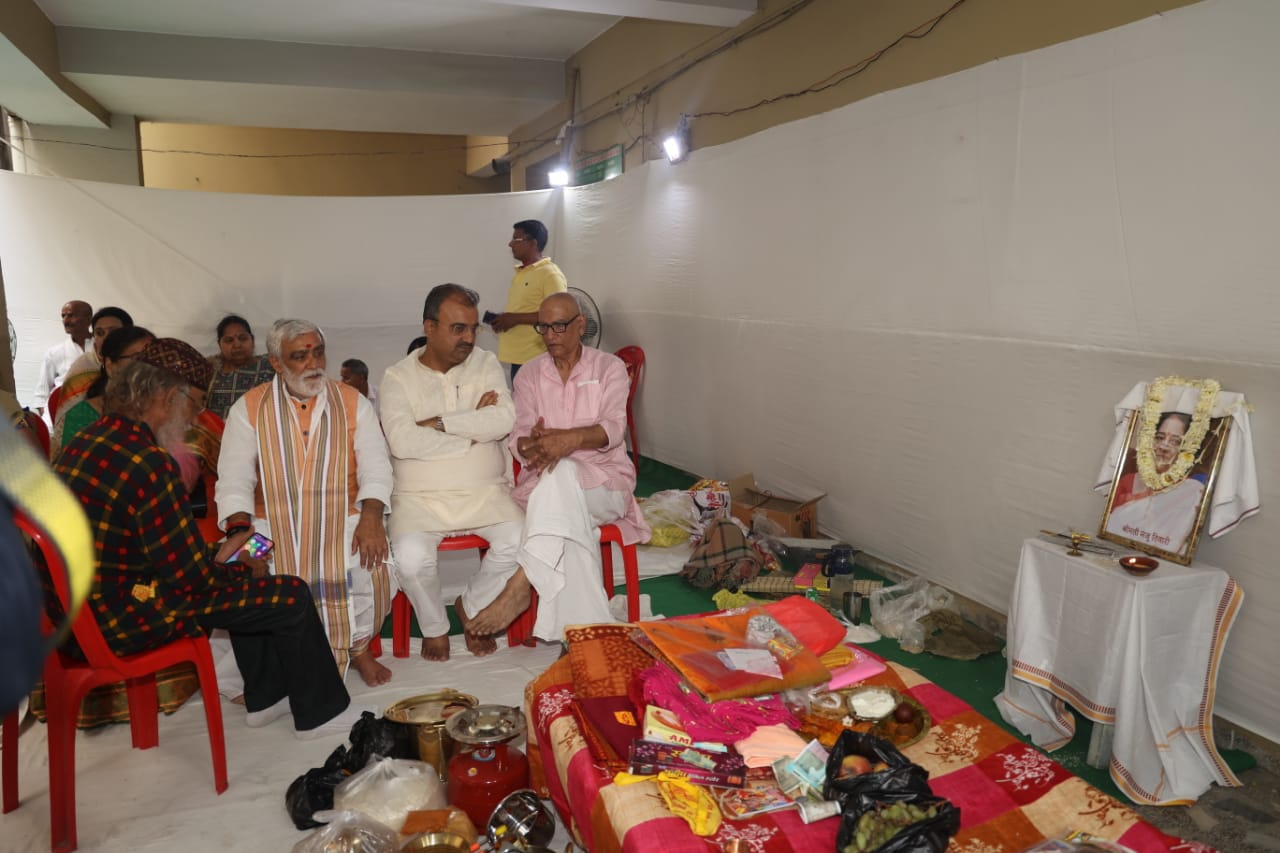 BIA के कोषाध्यक्ष श्री मनीष तिवारी जी के माता जी के श्राद्ध कर्म होकर पुण्य आत्मा को अपनी श्रद्धांजलि