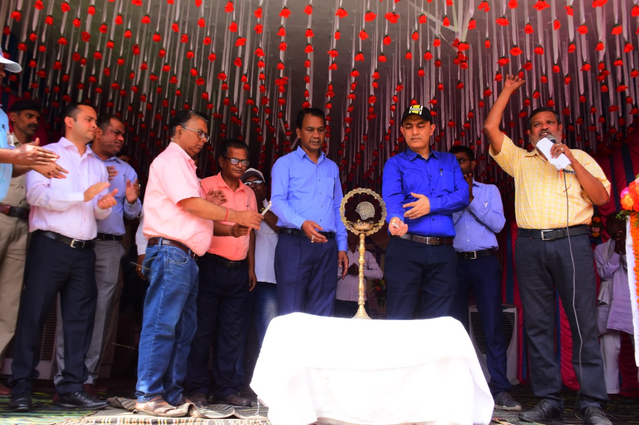 सुमरित उच्च विद्यालय क्रीड़ा मैदान में राजकीय समारोह(दीनाभद्री महोत्सव)का उद्घाटन