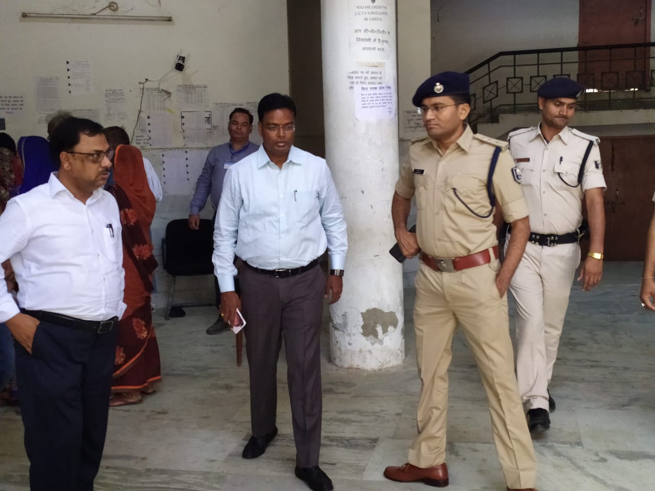 विधान परिषद स्थानीय प्राधिकार निर्वाचन को लेकर मतदान केंद्र/बूथ का निरीक्षण