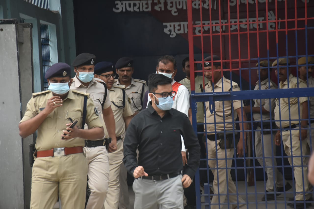 पूर्णिया जिलाधिकारी श्री राहुल कुमार एवं पुलिस अधीक्षक श्री दया शंकर द्वारा केंद्रीय कारा पूर्णिया का किया गया निरीक्षण,