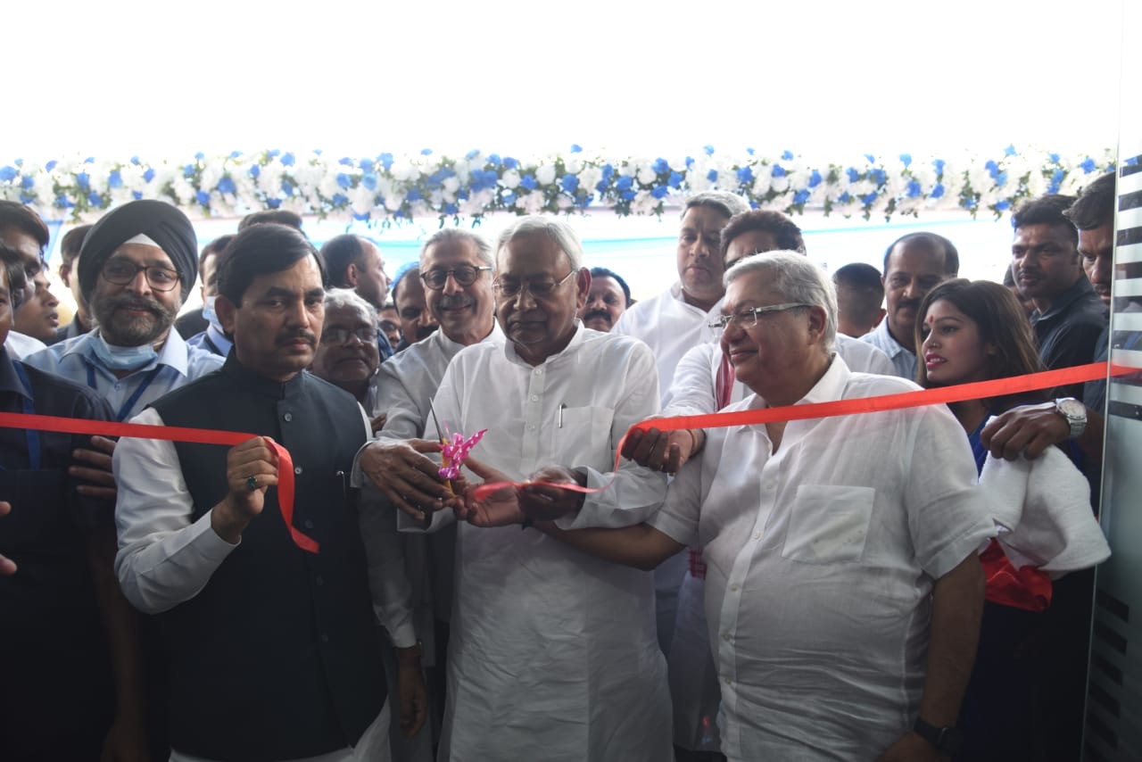 बेवरेजेज लिमिटेड द्वारा निर्मित पेप्सी बॉटलिंग प्लांट का उद्घाटन किया।