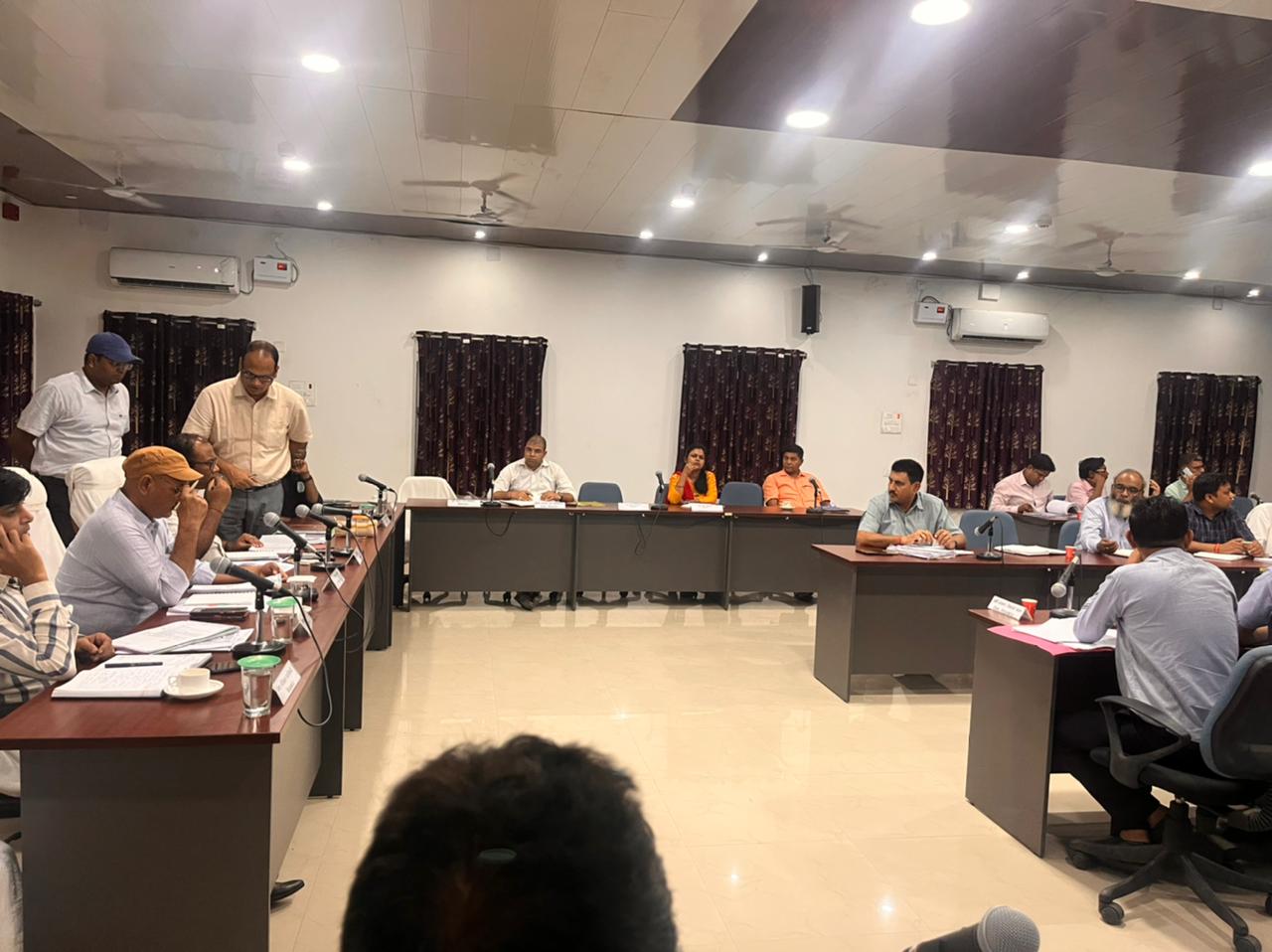 डॉ० आदित्य प्रकाश की अध्यक्षता में जिला परिषद सभागार में जिला समन्वय समिति की बैठक