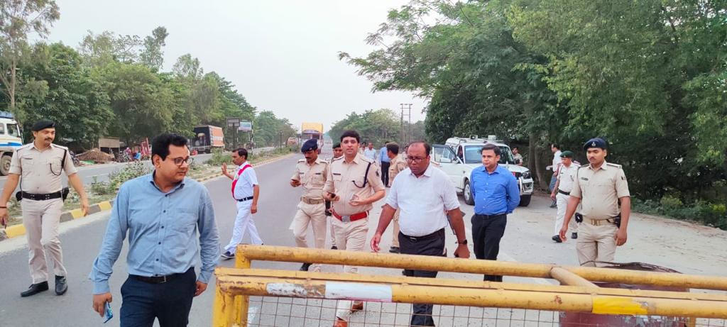 जिलाधिकारी एवं पुलिस अधीक्षक द्वारा संयुक्त रूप से रामपुर चेकपोस्ट का निरीक्षण