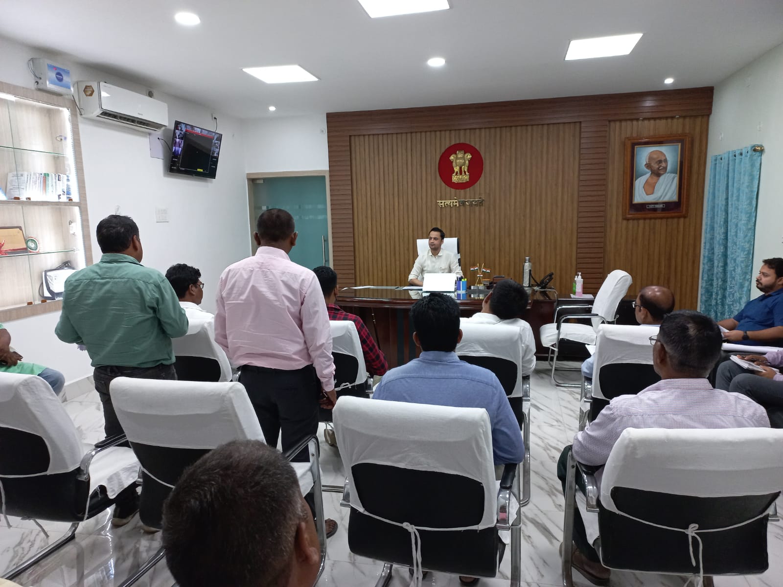 अपूर्ण योजनाओं के संबंध में योजनावार समीक्षा बैठक