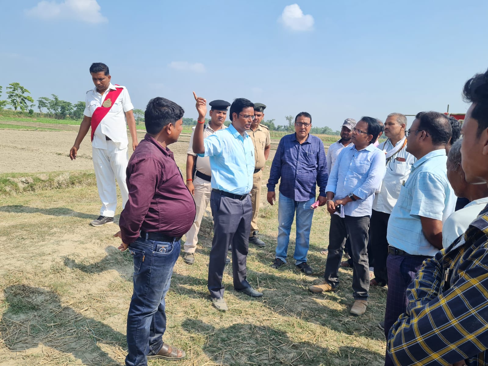 सुपौल द्वारा प्रतापगंज और राघोपुर में मनरेगा से संबंधित विभिन्न योजनाओं का निरीक्षण