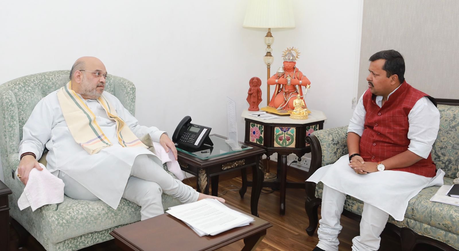 माननीय गृहमंत्री श्री AmitShah जी से मिलकर बिहार-नेपाल सीमा पर बन रही 522 किमी लंबी 2 लेन सड़क के निर्माण कार्य की प्रगति से अवगत कराया