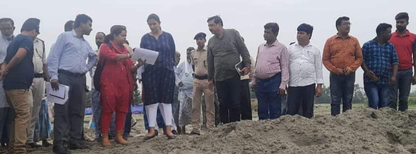 श्रीमती इनायत खान, भा०प्र०से०, जिलाधिकारी अररिया द्वारा शनिवार को कुर्साकांटा व सिकटी प्रखंड क्षेत्र का दौरा किया