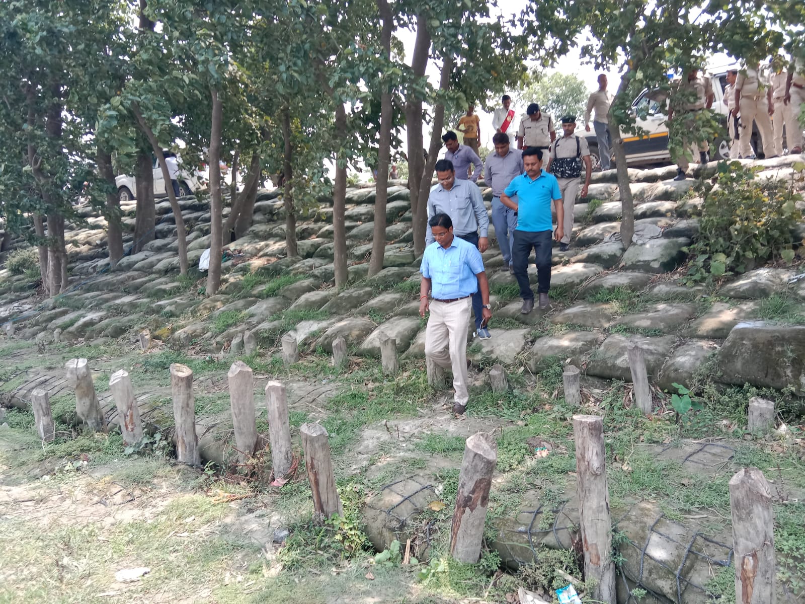 जिलाधिकारी, सुपौल के द्वारा तटबंध के 16 किलोमीटर तक के निम्न बांध का निरीक्षण
