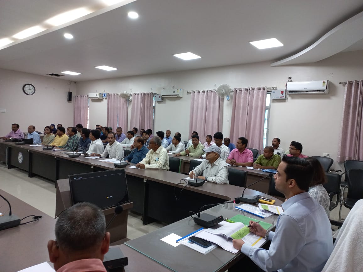 स्वास्थ्य विभाग से संबंधी योजनाओं की प्रगति के संबंध में समीक्षात्मक बैठक आयोजित
