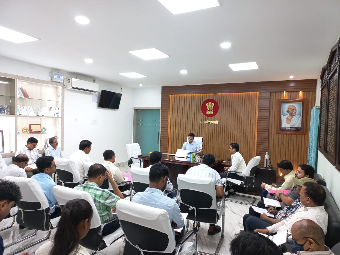 सात निश्चय योजना से संबंधित कार्यों की समीक्षात्मक बैठक आयोजित