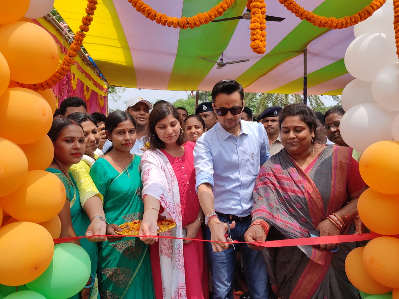 बख्यातियारपुर प्रखंड के कांठो पंचायत में मनरेगा योजना अंतर्गत नव निर्मित आंगनवाड़ी केंद्र का उदघाटन