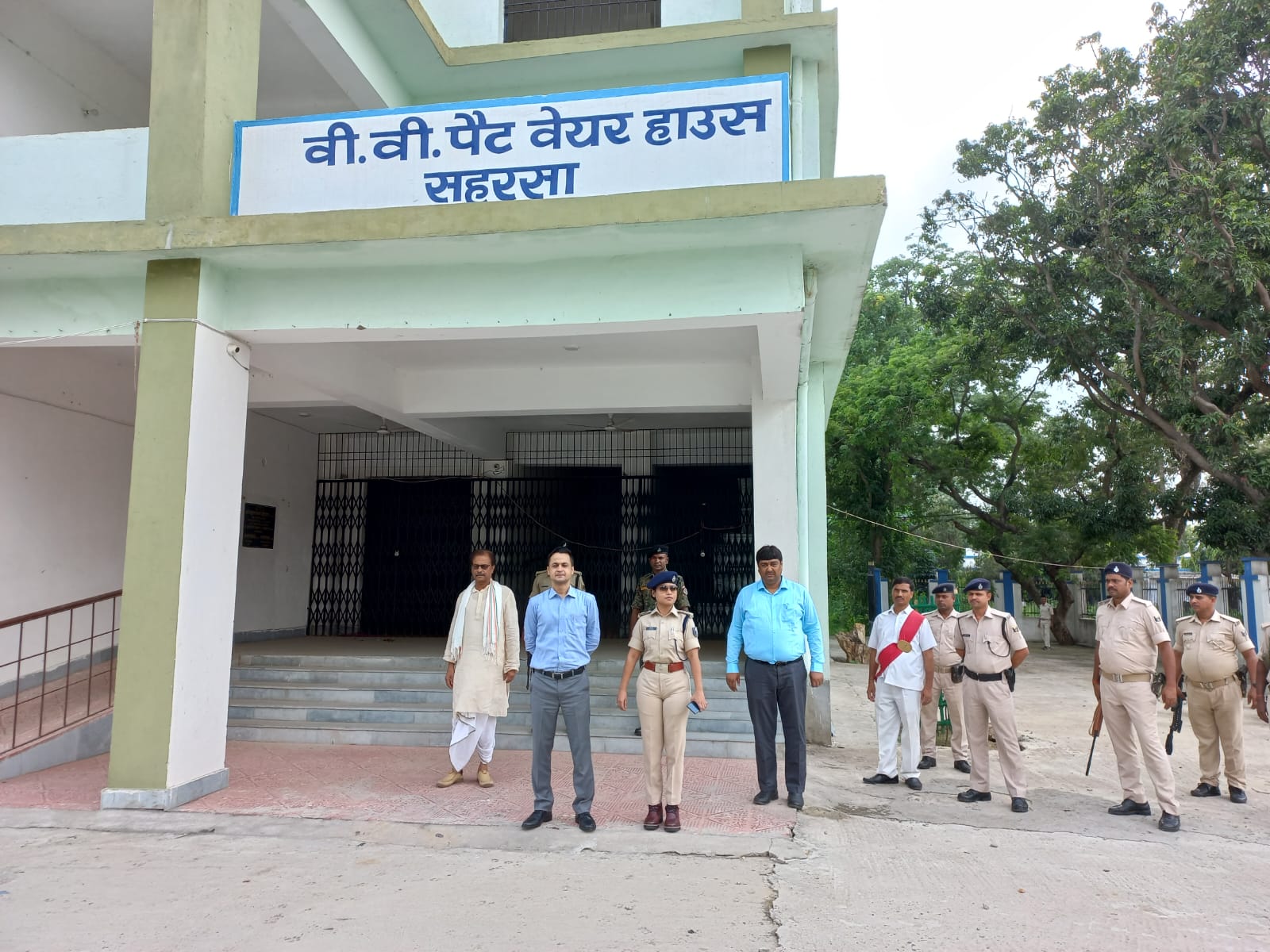 समाहरणालय परिसर में अवस्थित EVM एंव VVPAT गोदाम का निरीक्षण