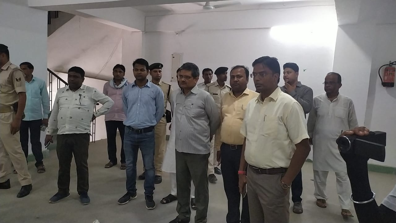 सुपौल द्वारा ई.वी.एम/वी.वी.पैट वेयर हाउस का त्रैमासिक आंतरिक निरीक्षण