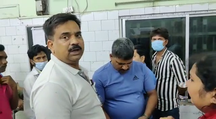 किशनगंज में अस्पताल से ड्यूटी कर घर जा रहे कर्मी की गोली मार हत्या..