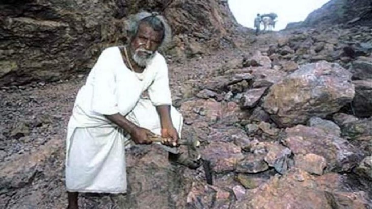 बोधगया में पर्वत पुरुष दशरथ मांझी की लगाई जाएगी आदमकद प्रतिमा
