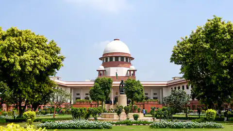 नोटबंदी के खिलाफ सुनवाई स्थगित, SC बोला- देखना होगा इसे सुनने की जरूरत है या नहीं