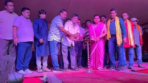 Purnea:- गुलाबबाग गणेश महोत्सव पर भक्ति जागरण व सांस्कृतिक कार्यक्रम की धूम
