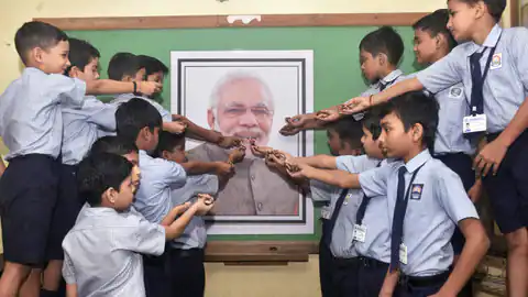 Happy Birthday PM Modi: प्रधानमंत्री बनने के बाद नरेंद्र मोदी ने शुरू की ये 10 योजनाएं, भारत की अर्थव्यवस्था को मिली रफ्तार