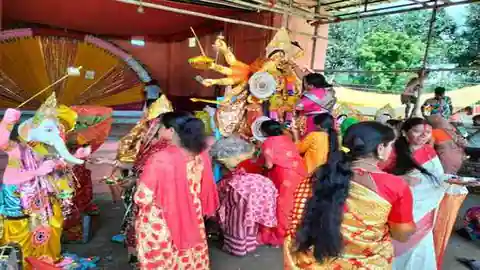 Katihar:- ग्रामीण क्षेत्र के कलाकारों ने अपनी कला का किया प्रदर्शन