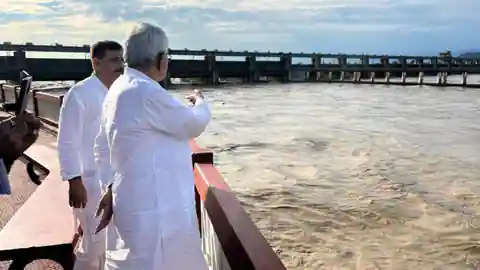 Bihar Flood: गंडक नदी में भारी उफान, 5 साल बाद सबसे ज्यादा पानी; कई जिलों में बाढ़ का खतरा