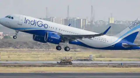 IndiGo फ्लाइट संकट: सैकड़ों उड़ानें रद्द, यात्रियों की मुश्किलें बढ़ीं, DGCA सख्त