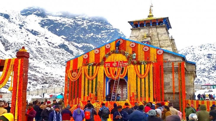 Kedarnath Dham: केदारनाथ धाम के कपाट खुले, मंदिर को 20 क्विंटल फूलों से सजाया गया