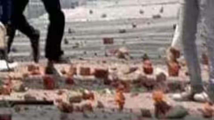 बच्चों की लड़ाई में दो गुट आपस में भिड़े, जमकर हुई पत्थरबाजी, 6 लोग घायल