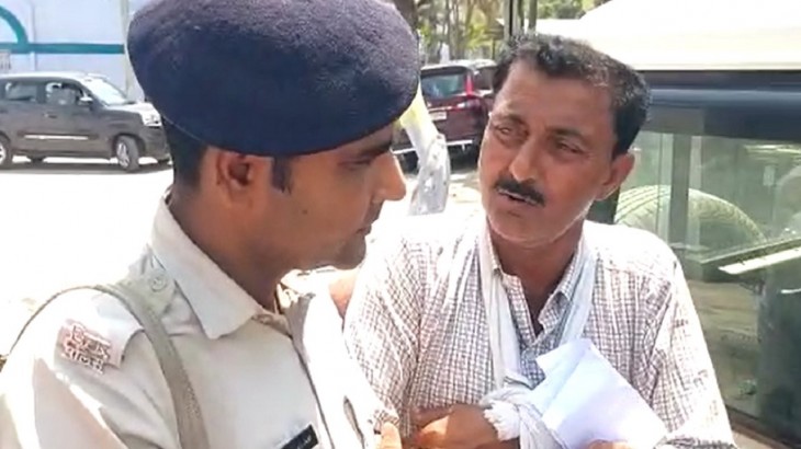 शराबबंदी कानून की फिर उड़ी धज्जियां, नशे में धुत व्यक्ति ने अस्पताल में खूब किया हंगामा