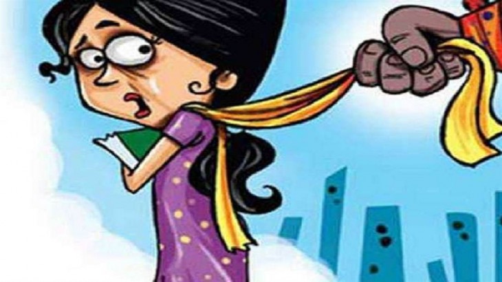 छेड़खानी का विरोध करने पर छात्रा की पिटाई, वीडियो हुआ वायरल
