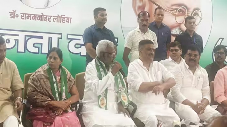 जेडीयू और राष्ट्रीय लोक मोर्चा आमने-सामने, उपेंद्र कुशवाहा ने ट्वीट कर कसा तंज