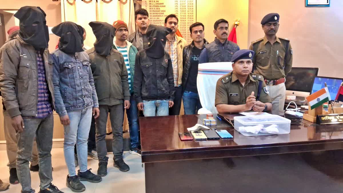 अररिया : OMG! प्रेमी को 50 हजार रुपया देकर होने वाला पति पर चलवायी गोली, युवती समेत 5 गिरफ्तार