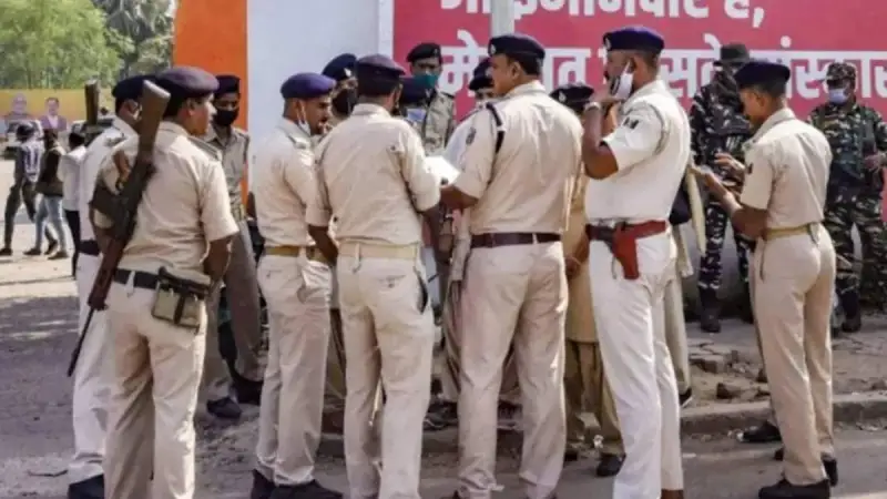 बिहार में अश्लील भोजपुरी गाना बजाने वालों की खैर नहीं, एक्शन में आ गई पुलिस