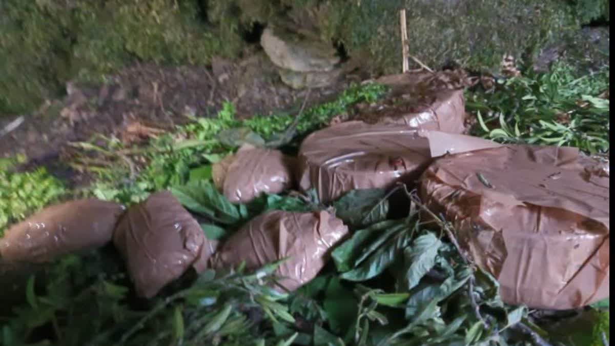 जम्मू-कश्मीर के पुंछ में आतंकी ठिकाना ध्वस्त, 5 IED और कई विस्फोटक सामग्री बरामद