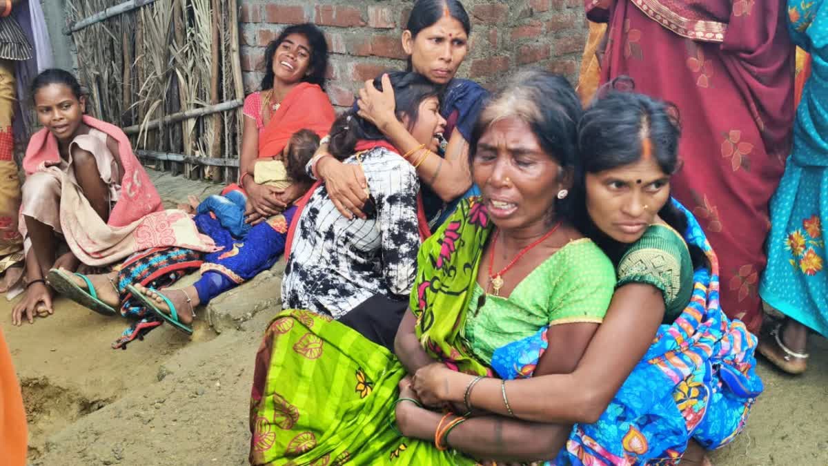 दिल्ली सड़क हादसा: चार मजदूरों की एक साथ चपरी गांव वापसी, शव पहुंचते ही फूट-फूटकर रोया पूरा गांव