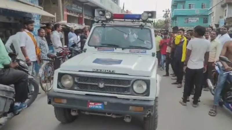 बिहार: घर में घुसकर सोती लड़की की मांग में जबरन सिंदूर भर दिया, भीड़ ने युवक की कर दी पिटाई | Sheikhpura News