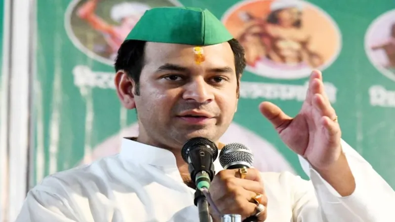 पार्टी से निकाले जाने के बाद तेज प्रताप यादव का अगला कदम क्या होगा? बन सकती है नई पार्टी या होगी NDA में एंट्री | Bihar Politics 2025