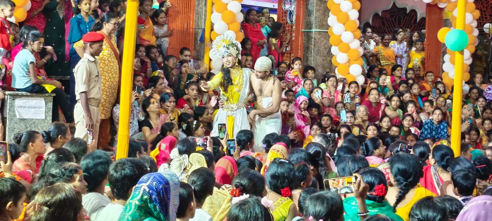 ठाकुरगंज में धूमधाम से मनाया गया श्रीकृष्ण जन्माष्टमी महोत्सव, झांकियों और भजन संध्याओं में झूमे श्रद्धालु