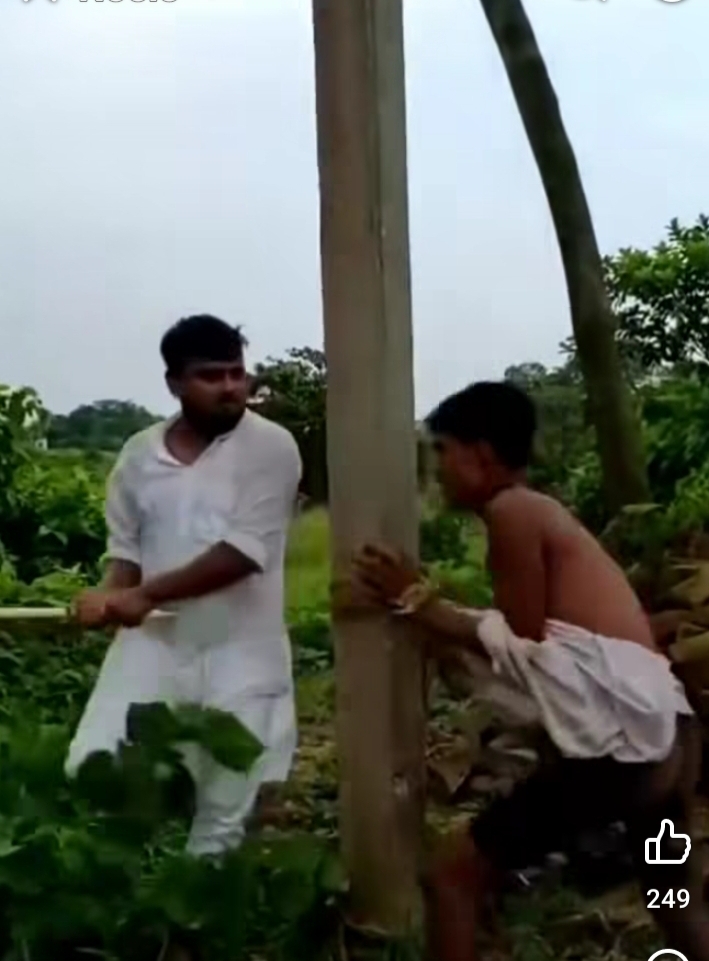 किशनगंज: चोरी के आरोप में युवक की खंभे से बांधकर बेरहमी से पिटाई, वीडियो वायरल